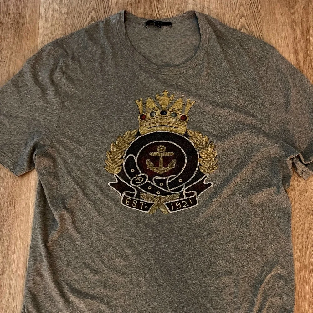 Gucci Gray Crewneck T-Shirt with Gold Crest